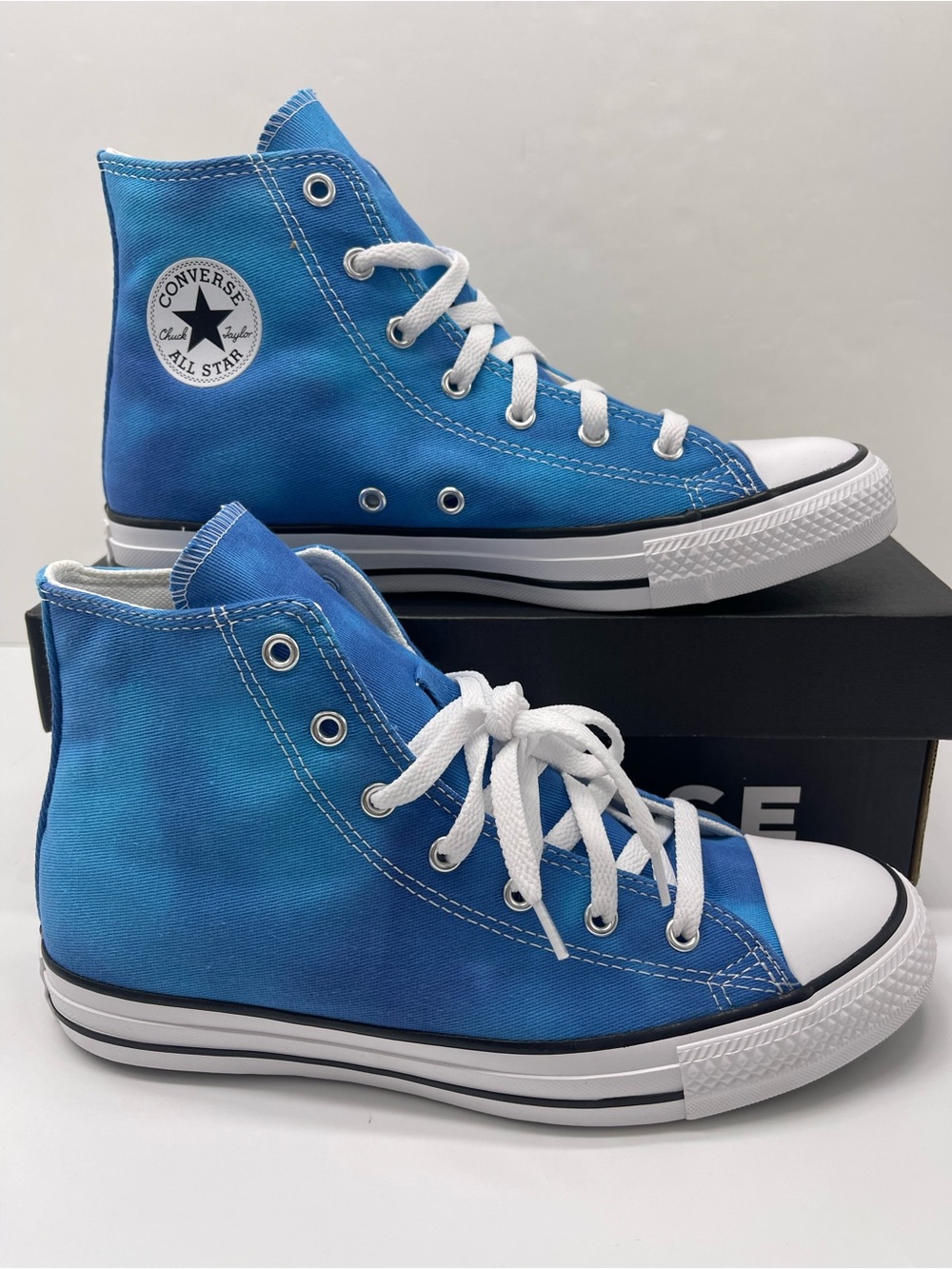 Converse • WMNS A11777F CTAS HI GNARLY BLUE/BLUE/WHITE Sneakers - Picture 1 of 16